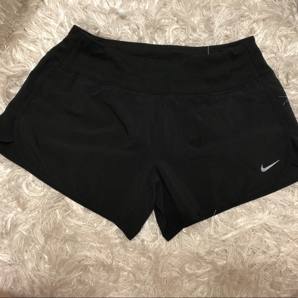 NWT Women’s Black  Nike Dri-fit Shorts size small